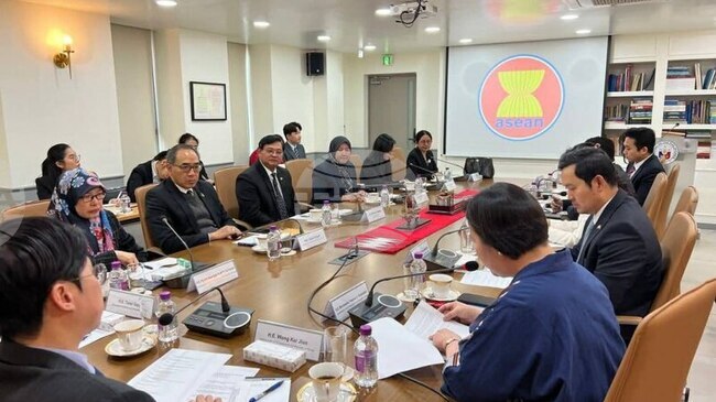 АКП: Посланикът на Камбоджа в Сеул присъства на лекция на АСЕАН, посветена на киберсигурността и изкуствения интелект 