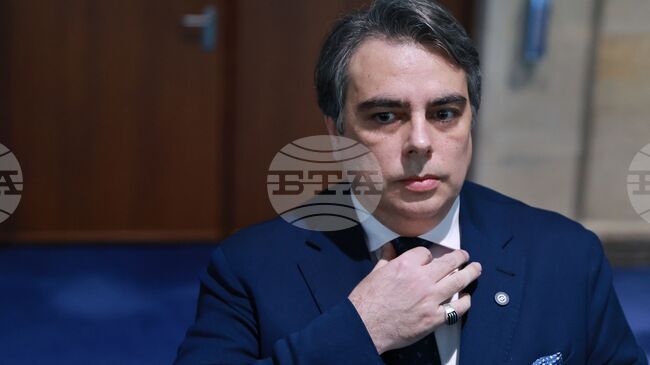 Силно вярваме, че посочването на Андрей Гюров е добра стъпка към честни избори, каза Асен Василев