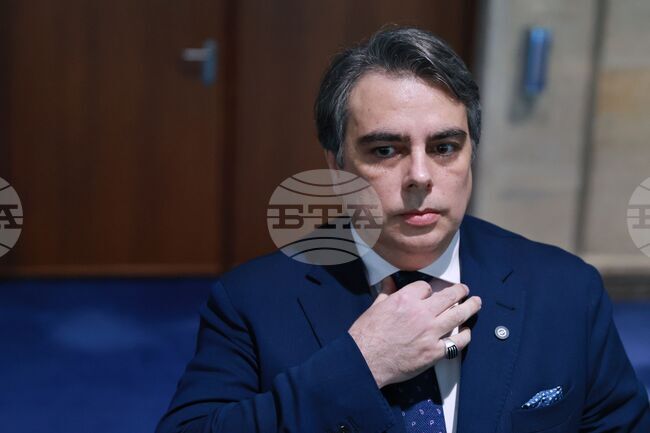 Силно вярваме, че посочването на Андрей Гюров е добра стъпка към честни избори, каза Асен Василев