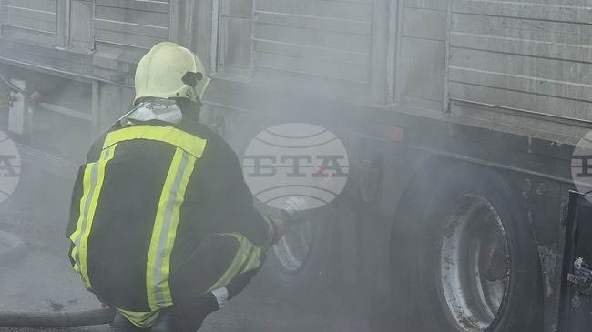 При пожари в страната през изминалото денонощие са пострадали двама души