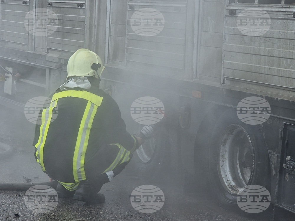 При пожари в страната през изминалото денонощие са пострадали двама души