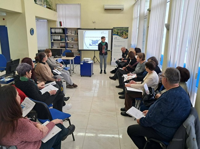 Актуални и предстоящи възможности за проектно финансиране представи ОИЦ – Ловеч пред представители на 15 читалища от общината
