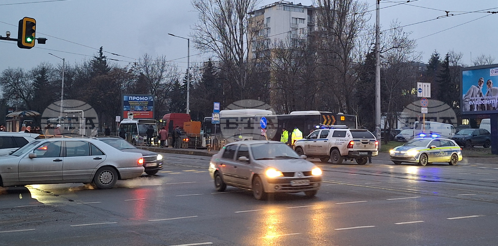 Столица - аварирал автобус