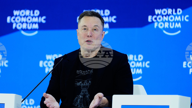 „Тесла“ очаква Европа и Китай скоро да одобрят системата ѝ за пълно автономно шофиране, заяви Мъск в Давос