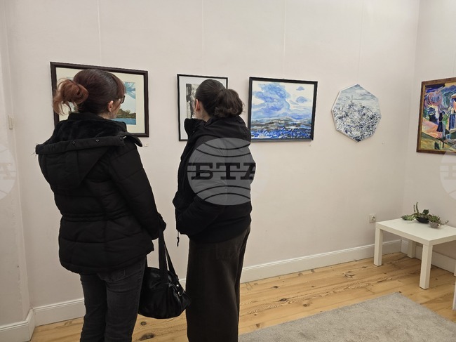 Изложба, посветена на 50-годишнината на Националната художествена гимназия „Цанко Лавренов“, бе открита в Пловдив