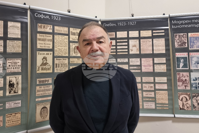 Успехът на киното в България в началото на ХХ век е свързан с интереса на хората към новостите в обществото, смята проф. Александър Донев