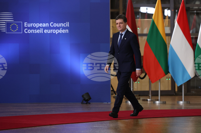 Румънският президент Никушор Дан смята, че до месец заемът от 90 млрд. евро ще достигне Украйна