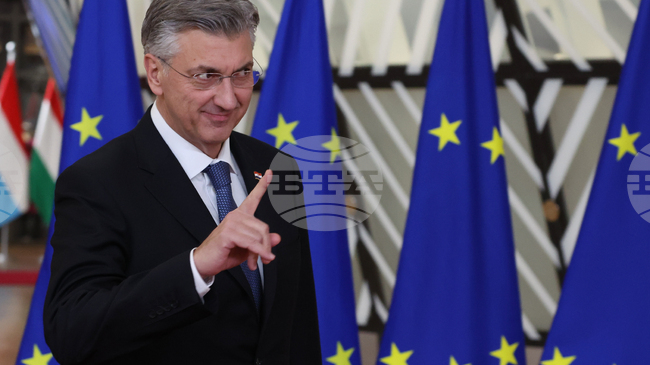 Пленкович призова за по-големи демографски усилия и за диалог със САЩ по време на неформална среща на ЕНП в Загреб