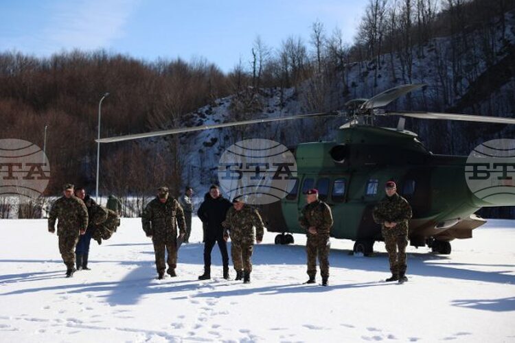 Министърът на отбраната на Албания Пиро Венгу инспектира днес учебния