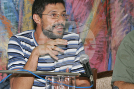 Доц. Йордан Ефтимов - поет, литературовед и критик