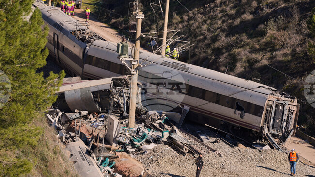 ЕФЕ: Броят на жертвите на железопътната катастрофа в Южна Испания достигна 45