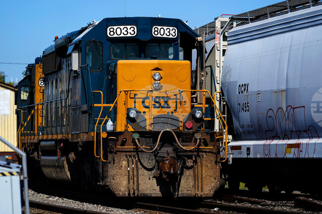 Earns CSX