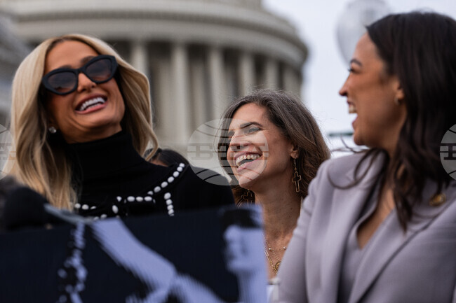 APTOPIX Paris Hilton Forged Images