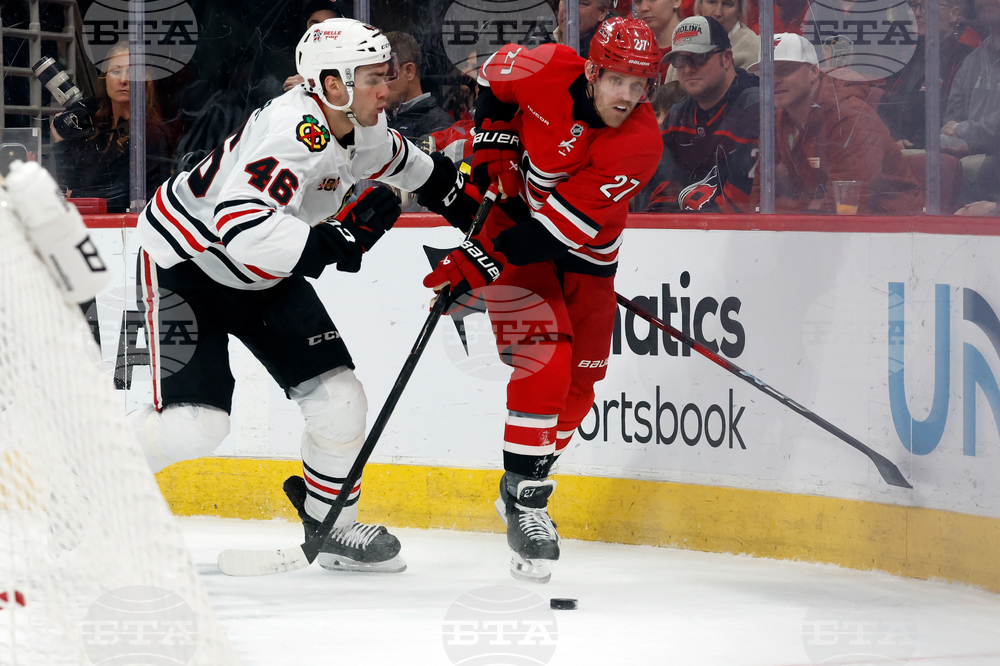 Blackhawks Hurricanes Hockey