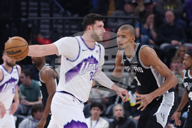 Spurs Jazz Basketball