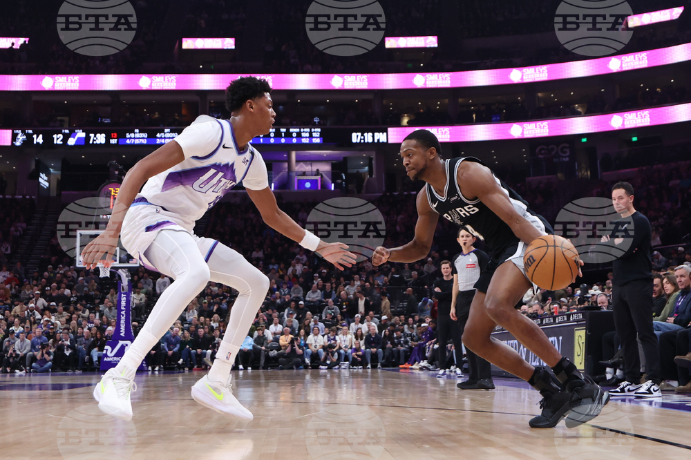 Spurs Jazz Basketball