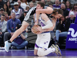 Spurs Jazz Basketball