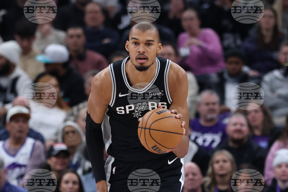 Spurs Jazz Basketball