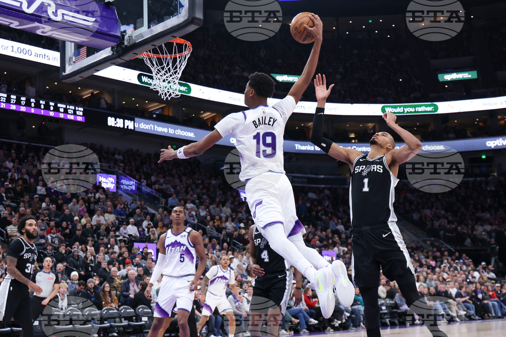 Spurs Jazz Basketball