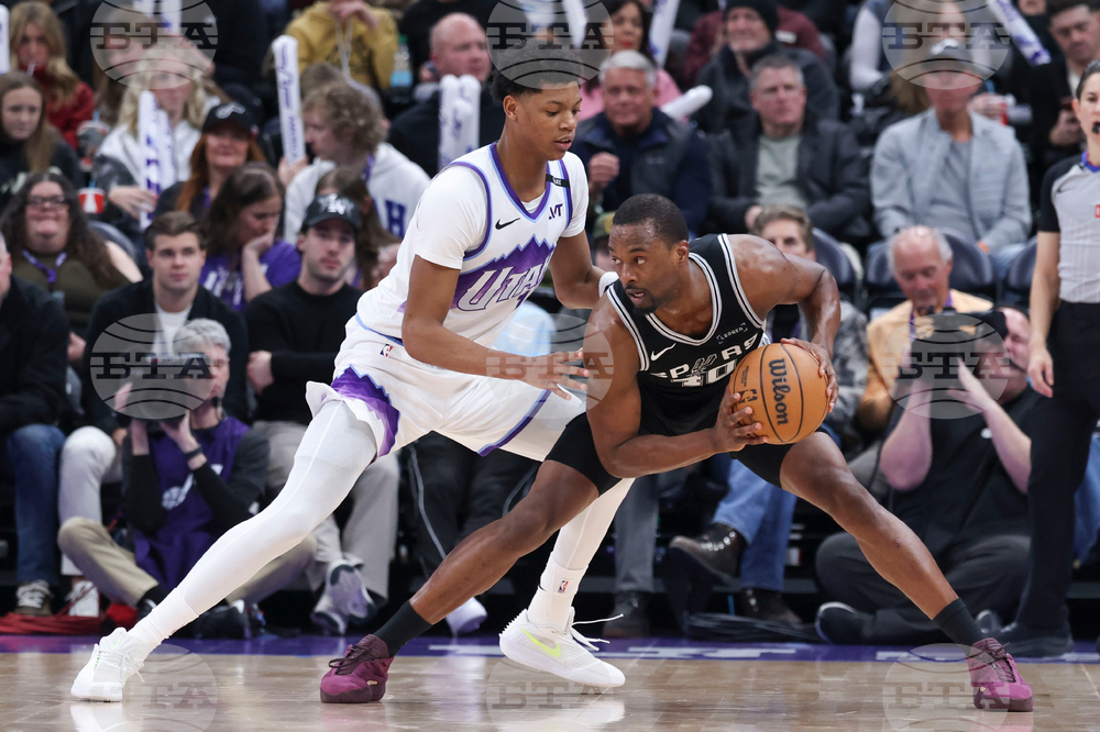 Spurs Jazz Basketball