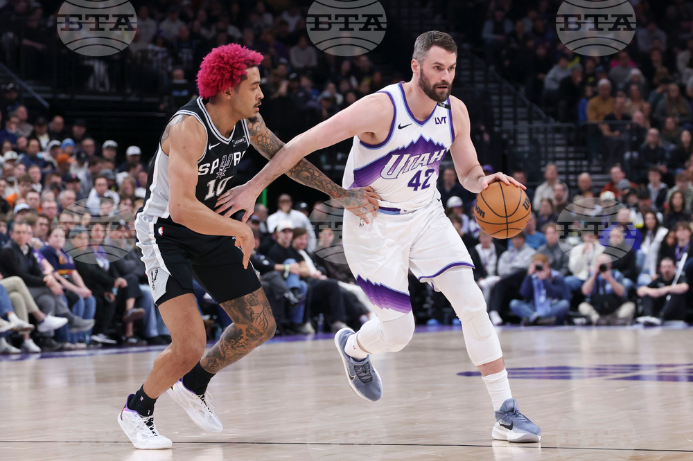 Spurs Jazz Basketball