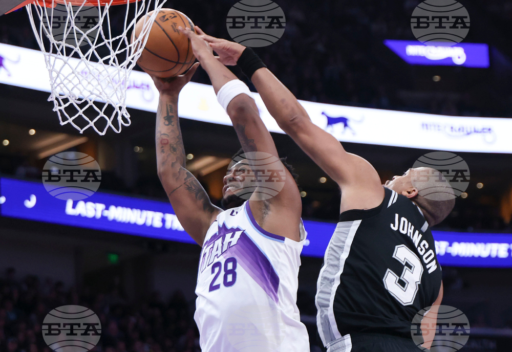 Spurs Jazz Basketball