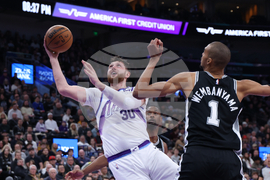 Spurs Jazz Basketball