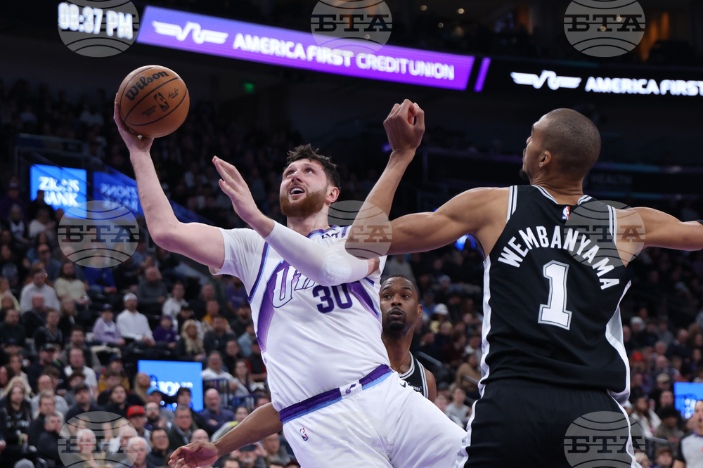 Spurs Jazz Basketball