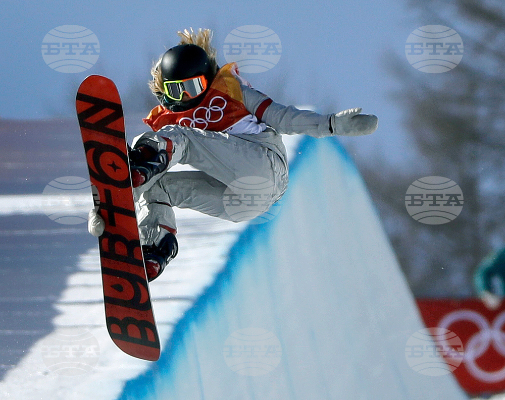 Chloe Kim Snowboarding