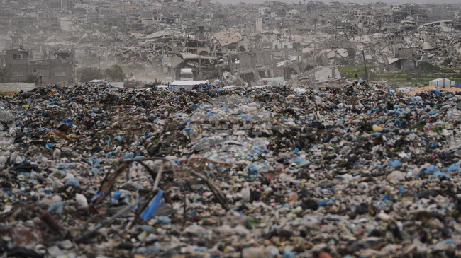 Болници в Газа съобщиха за 12 убити при израелски удари рано тази сутрин