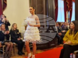 Йозлем Сюер, един от водещите модни дизайнери на Турция, представи в София колекция на тема „Истанбул–София“, снимка – Даниел Димитров/БТА