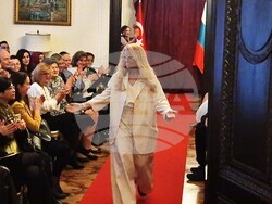 Йозлем Сюер, един от водещите модни дизайнери на Турция, представи в София колекция на тема „Истанбул–София“, снимка – Даниел Димитров/БТА