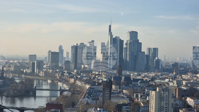 Еврото поевтинява леко спрямо водещи световни валути