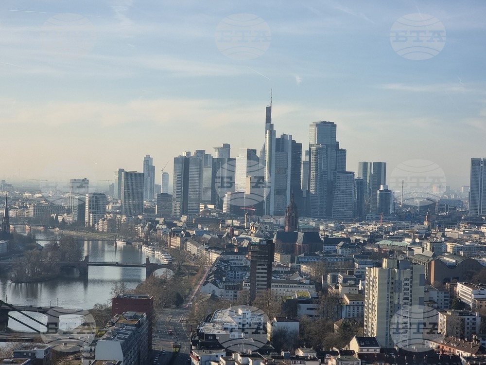 Еврото поевтинява леко спрямо водещи световни валути