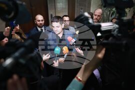 Парламент - кулоари - МЕЧ - пресконференция