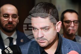 Парламент - кулоари - МЕЧ - пресконференция