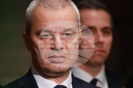 Парламент - кулоари - „Възраждане“ - пресконференция