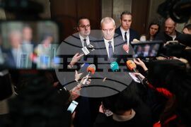 Парламент - кулоари - „Възраждане“ - пресконференция