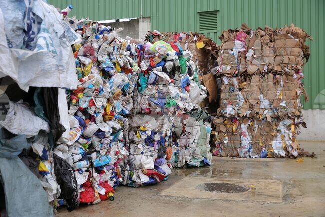 Площадка за предварително третиране на неопасни смесени битови отпадъци и компостиране на разделно събрани биоотпадъци бе открита край село Равадиново