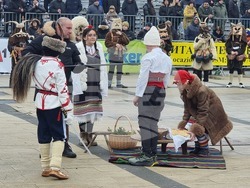 Перник - „Сурвакариада“ - младежко маскарадно дефиле