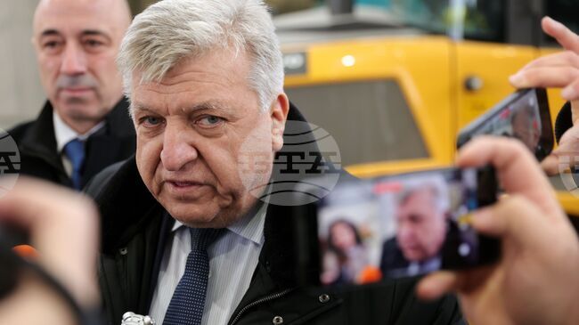 Министърът на околната среда съобщи за натиск върху институциите заради спирането на инсталациите на „Кроношпан“ във Велико Търново