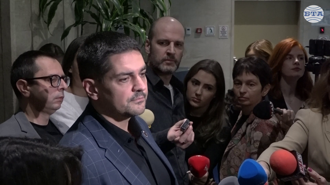 Следващата седмица не трябва да влиза въобще Изборният кодекс в дневния ред, коментира Радостин Василев