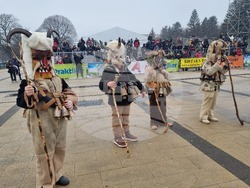 Перник - „Сурвакариада“ - младежко маскарадно дефиле