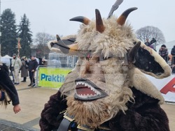 Перник - „Сурвакариада“ - младежко маскарадно дефиле