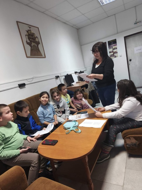 Детската театрална трупа в Угърчин подготвя нов спектакъл, представящ случки от местната действителност