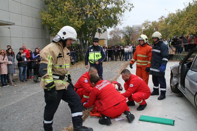 Съюз на парамедиците в България: Назначават парамедици като спасители в столичната пожарна