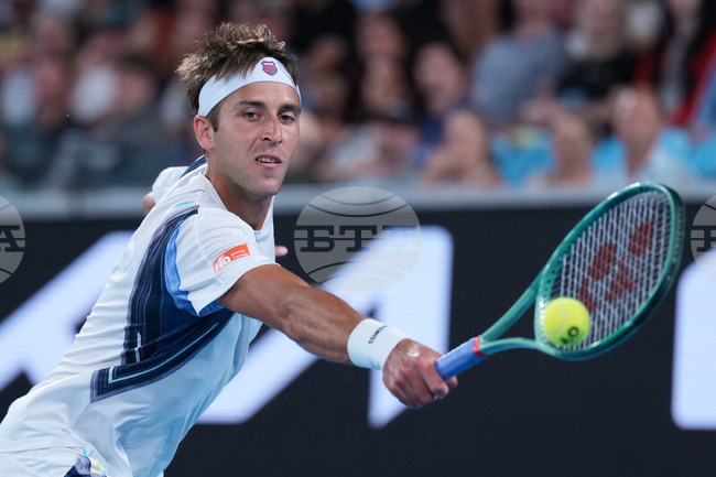 Трима аржентинци на полуфиналите на турнира по тенис на червени кортове в Буенос Айрес