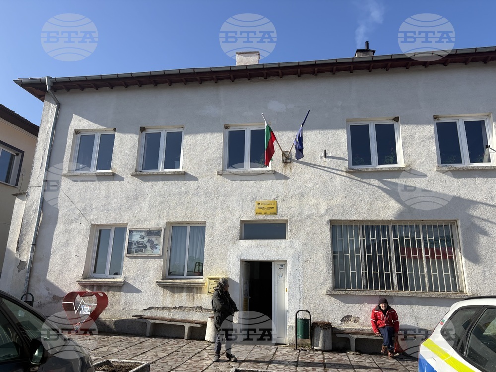 Село Белчин - полиция - жители - среща