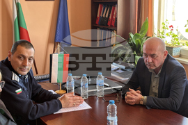 Село Белчин - полиция - жители - среща