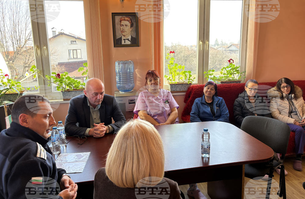 Село Белчин - полиция - жители - среща